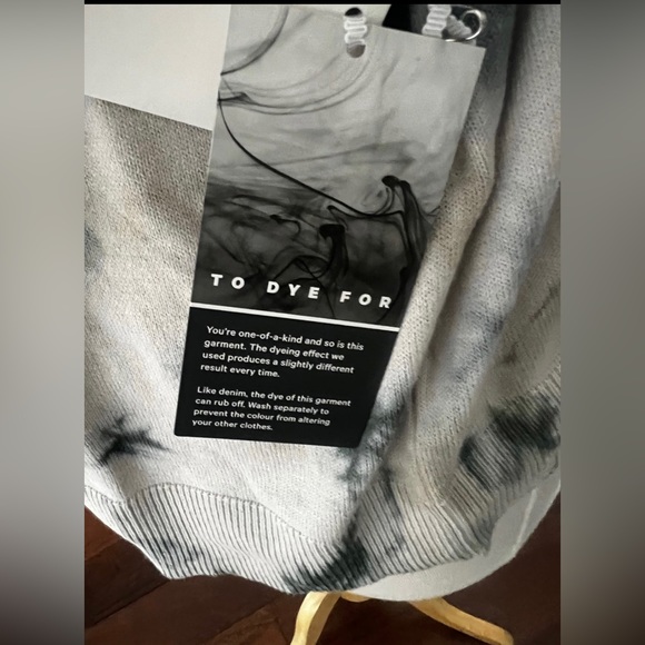 Lululemon - Picture 2 of 3